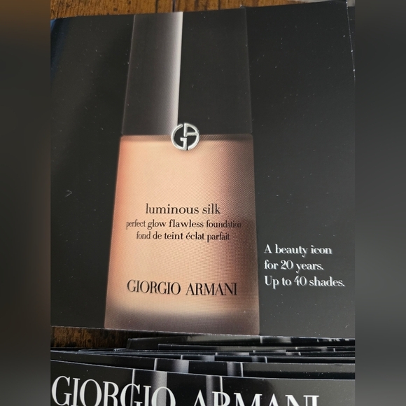 NIP! Giorgio Armani, Luminous Silk Glow Concealer/Flawless Foundation Samples - Picture 4 of 5